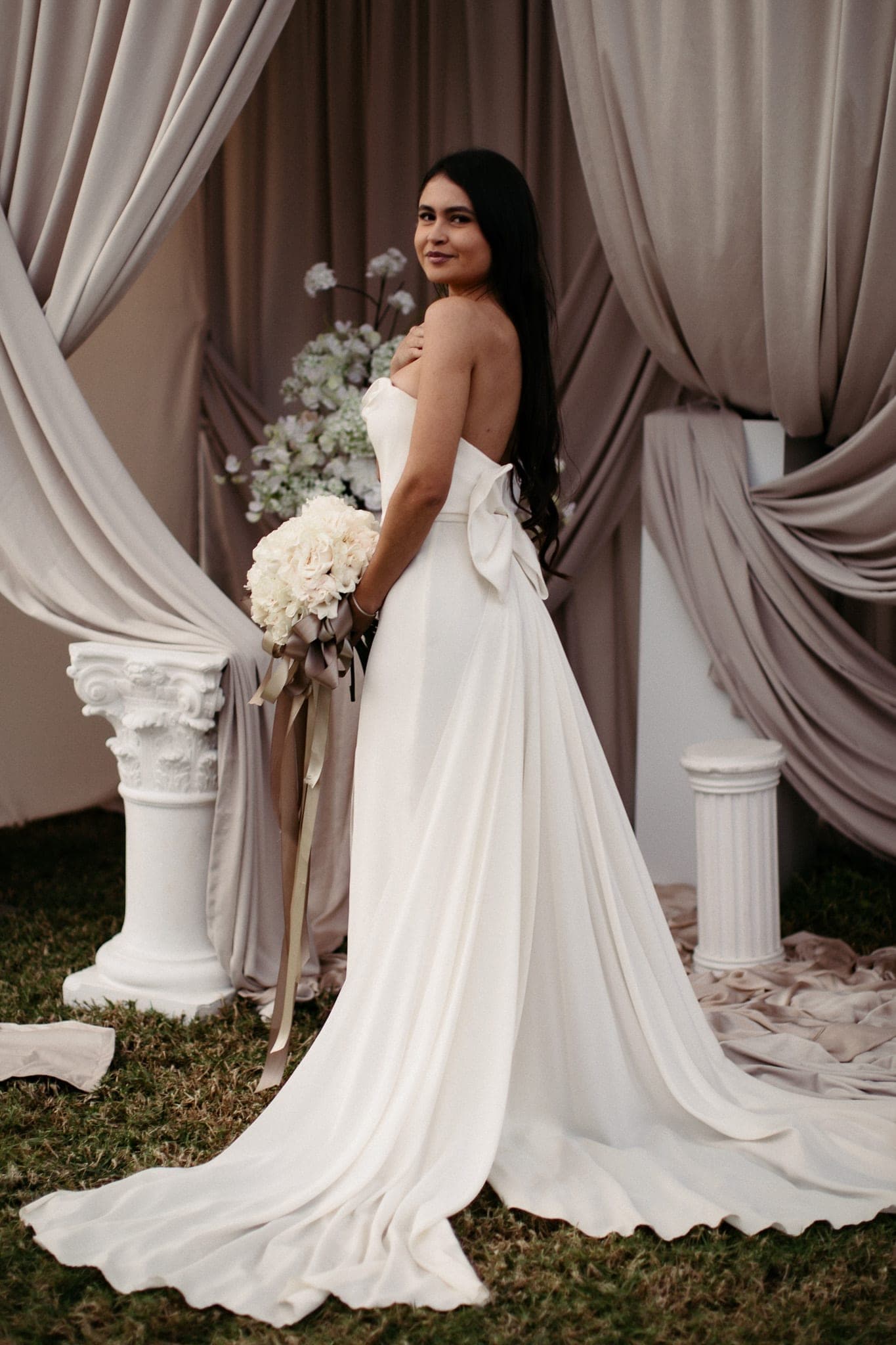 Brautstrauß Trends 2026 – Romantischer Pfingstrosen-Brautstrauß – Elis Lambert Luxury Floral Design Berlin Mallorca